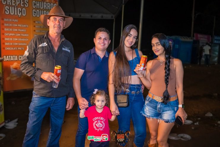 Cavaleiros e amazonas lotam as ruas de Cachoeira do Aranã, durante a Cavalgada Show 474