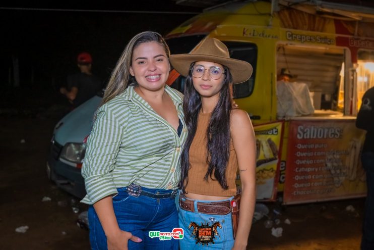 Cavaleiros e amazonas lotam as ruas de Cachoeira do Aranã, durante a Cavalgada Show 476