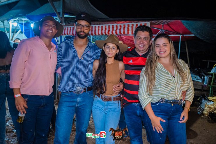 Cavaleiros e amazonas lotam as ruas de Cachoeira do Aranã, durante a Cavalgada Show 499