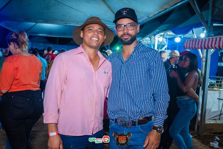 Cavaleiros e amazonas lotam as ruas de Cachoeira do Aranã, durante a Cavalgada Show 502