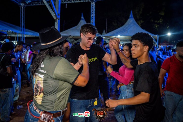 Cavaleiros e amazonas lotam as ruas de Cachoeira do Aranã, durante a Cavalgada Show 510