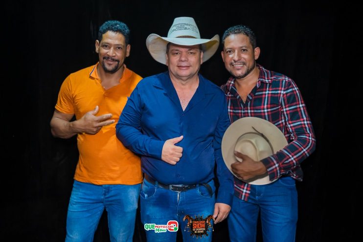 Cavaleiros e amazonas lotam as ruas de Cachoeira do Aranã, durante a Cavalgada Show 511