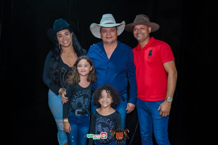 Cavaleiros e amazonas lotam as ruas de Cachoeira do Aranã, durante a Cavalgada Show 512