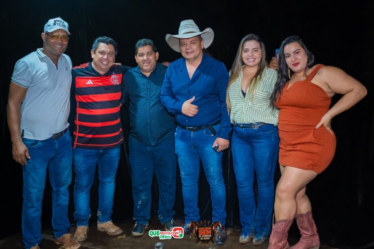 Cavaleiros e amazonas lotam as ruas de Cachoeira do Aranã, durante a Cavalgada Show 526