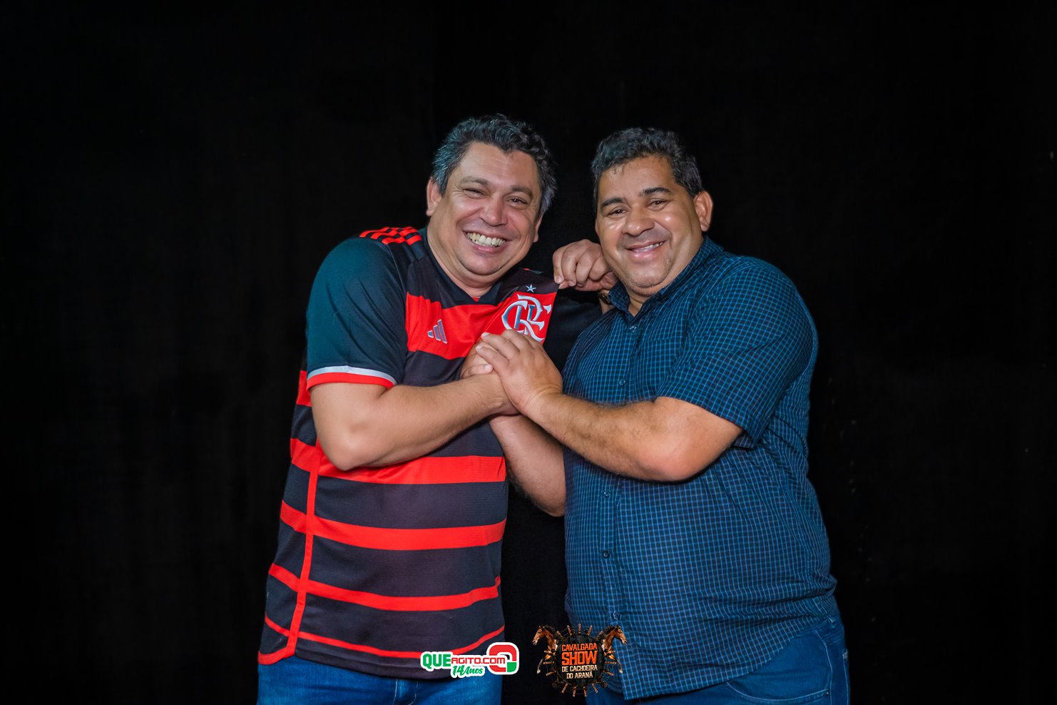 Cavaleiros e amazonas lotam as ruas de Cachoeira do Aranã, durante a Cavalgada Show 17