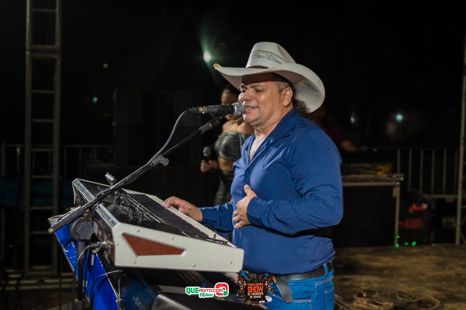 Cavaleiros e amazonas lotam as ruas de Cachoeira do Aranã, durante a Cavalgada Show 18