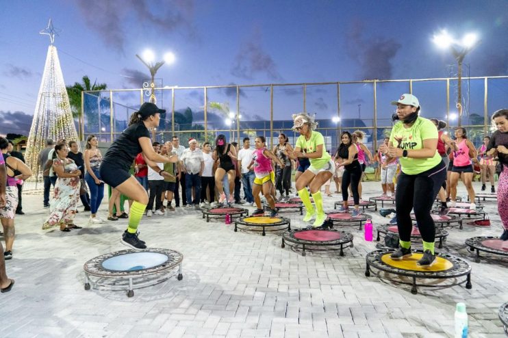 Porto Seguro: Natal do Bem leva magia e alegria para a Praça da Família 13