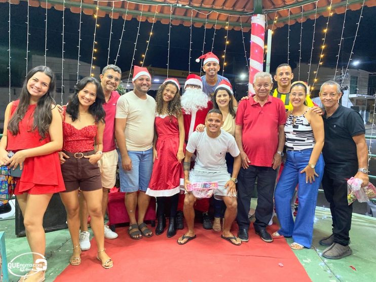 Coral natalino e visita do Papai Noel são as atrações da noite de abertura do Natal das Luzes de Itagimirim 10