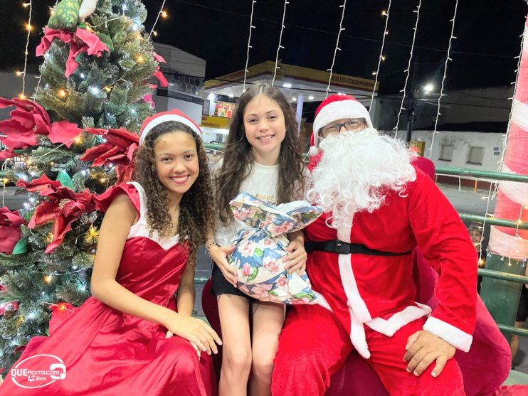 Coral natalino e visita do Papai Noel são as atrações da noite de abertura do Natal das Luzes de Itagimirim 11