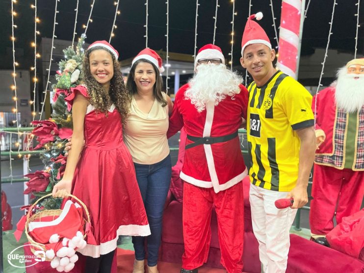 Coral natalino e visita do Papai Noel são as atrações da noite de abertura do Natal das Luzes de Itagimirim 20