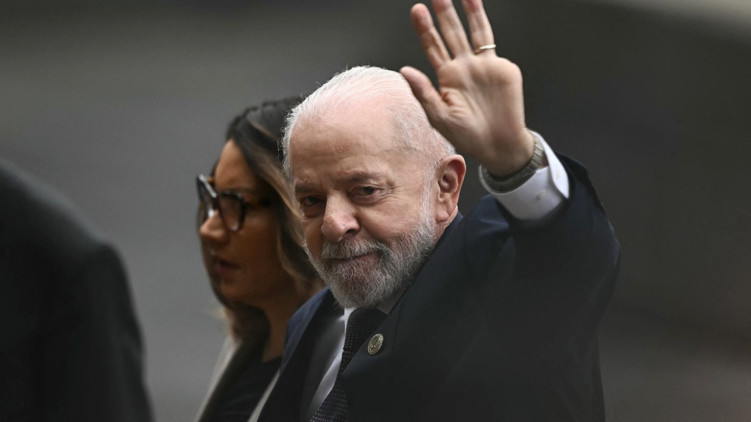 Lula está consciente e tranquilo, mas deve permanecer 48 horas na UTI, diz Paulo Pimenta 10