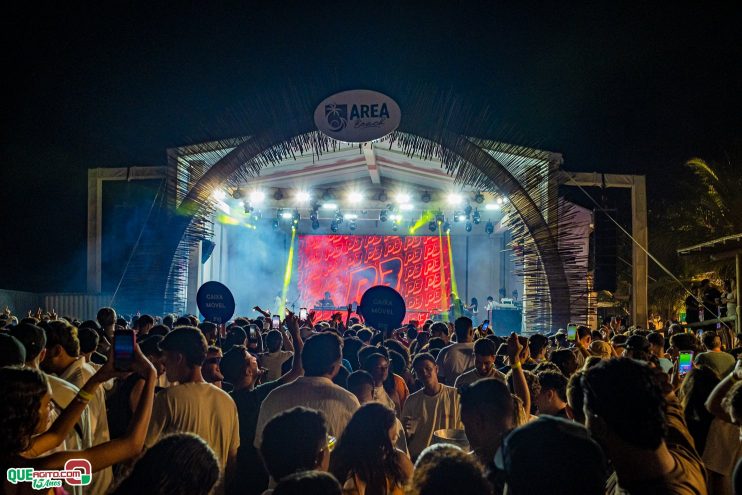 Wiu faz show histórico em Porto Seguro, durante a sua apresentação na Hype 073 283