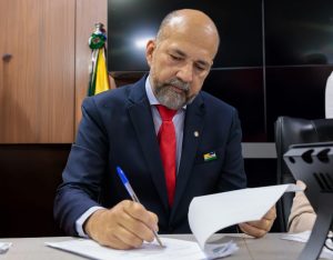 Prefeitura de Eunápolis quita salários da Saúde não pagos pela gestão anterior 1