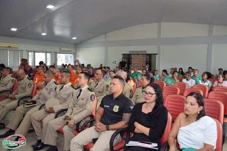 Câmara de Eunápolis celebra os 200 anos da PMBA em sessão especial 23