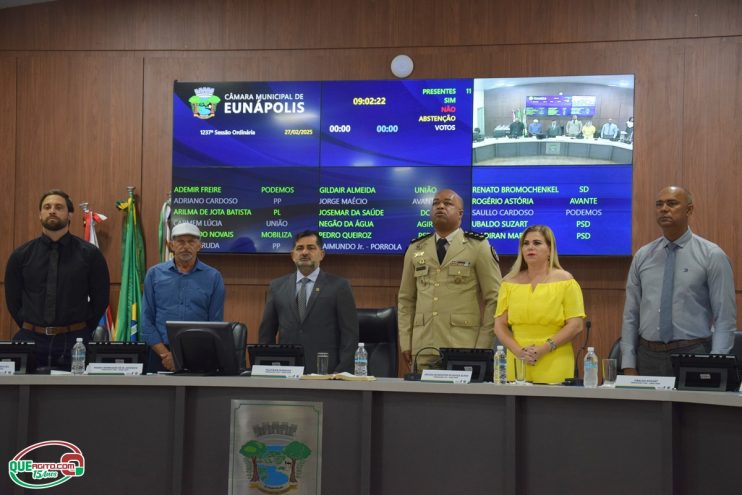 Câmara de Eunápolis celebra os 200 anos da PMBA em sessão especial 28