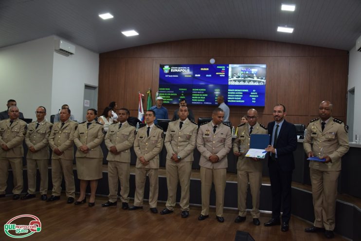 Câmara de Eunápolis celebra os 200 anos da PMBA em sessão especial 43