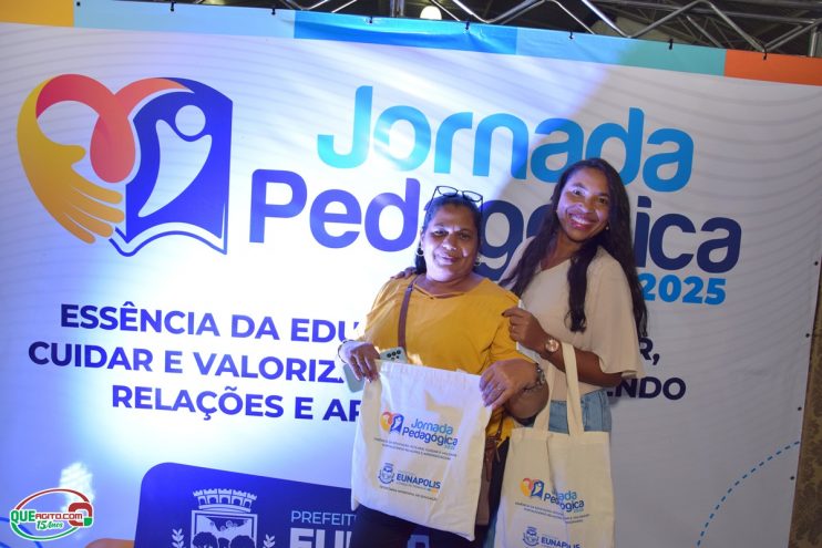 Abertura da Jornada Pedagógica reúne mais de mil e quinhentos profissionais da educação em Eunápolis 45