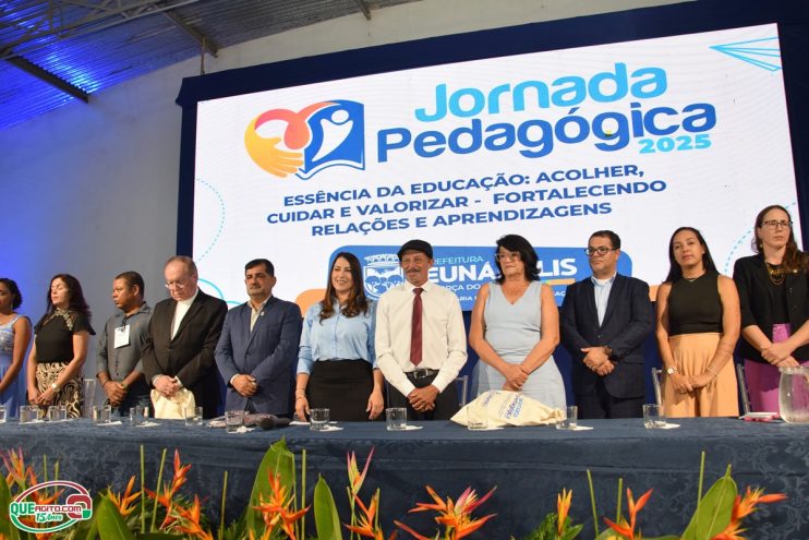 Abertura da Jornada Pedagógica reúne mais de mil e quinhentos profissionais da educação em Eunápolis 68