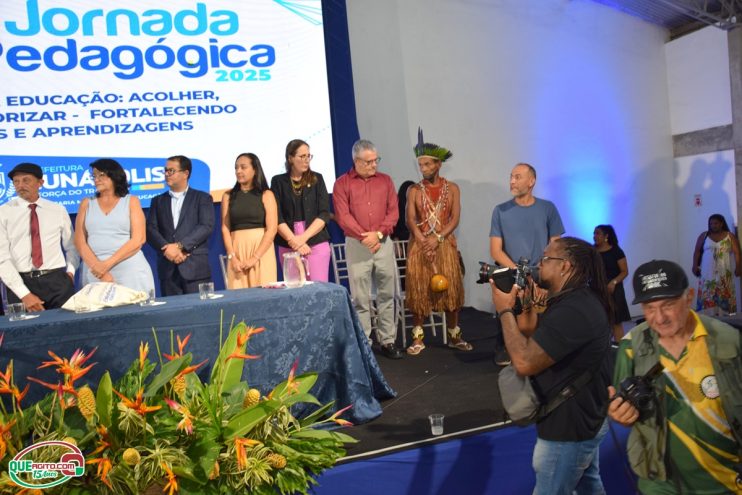 Abertura da Jornada Pedagógica reúne mais de mil e quinhentos profissionais da educação em Eunápolis 71