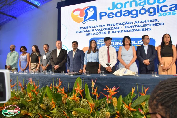 Abertura da Jornada Pedagógica reúne mais de mil e quinhentos profissionais da educação em Eunápolis 76