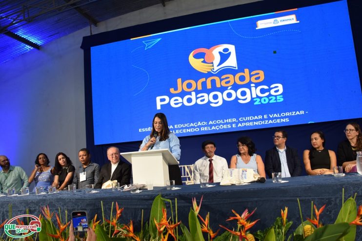 Abertura da Jornada Pedagógica reúne mais de mil e quinhentos profissionais da educação em Eunápolis 100