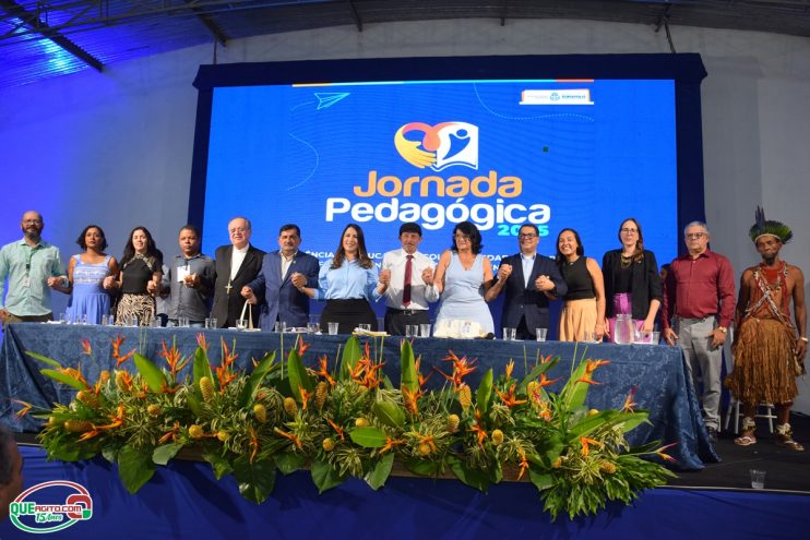 Abertura da Jornada Pedagógica reúne mais de mil e quinhentos profissionais da educação em Eunápolis 104