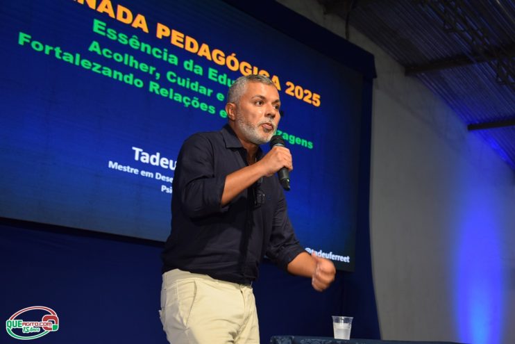 Abertura da Jornada Pedagógica reúne mais de mil e quinhentos profissionais da educação em Eunápolis 107