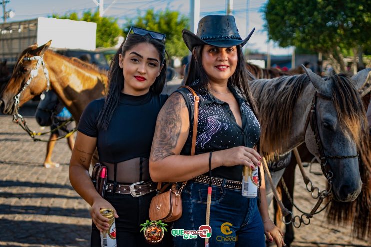 Centenas de cavaleiros e amazonas lotam as ruas de Canavieiras, durante a 1ª edição da Cavalgada do Litoral 90