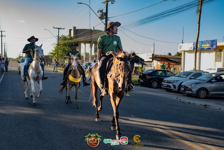 Centenas de cavaleiros e amazonas lotam as ruas de Canavieiras, durante a 1ª edição da Cavalgada do Litoral 101