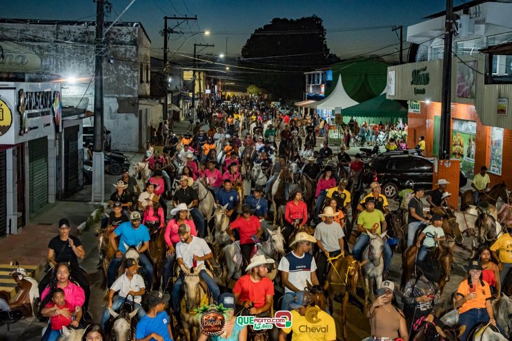 Centenas de cavaleiros e amazonas lotam as ruas de Canavieiras, durante a 1ª edição da Cavalgada do Litoral 250