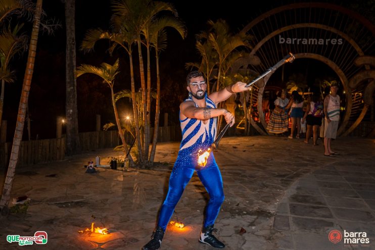 O Grande Retorno do Luau Barramares: Tradição, Música e Magia em Porto Seguro! 83