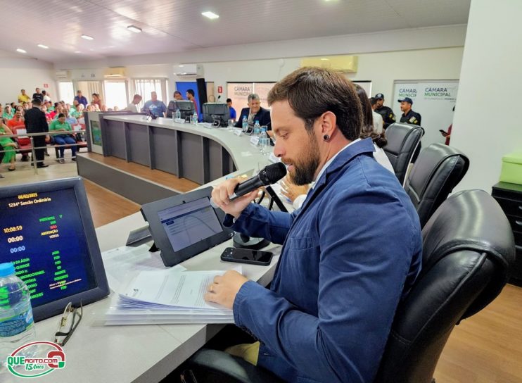 Sessão de abertura do ano legislativo reúne autoridades dos três Poderes na Câmara de Eunápolis 25