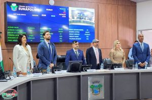 Sessão de abertura do ano legislativo reúne autoridades dos três Poderes na Câmara de Eunápolis 1