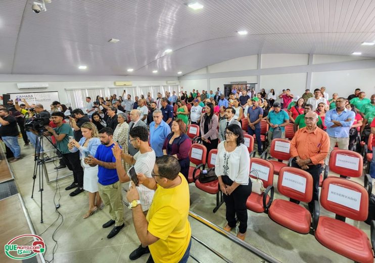 Sessão de abertura do ano legislativo reúne autoridades dos três Poderes na Câmara de Eunápolis 33