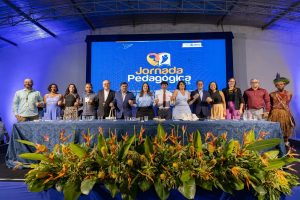 Abertura da Jornada Pedagógica reúne mais de mil e quinhentos profissionais da educação em Eunápolis 1