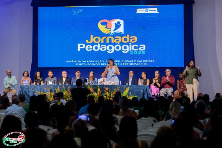 Abertura da Jornada Pedagógica reúne mais de mil e quinhentos profissionais da educação em Eunápolis 130