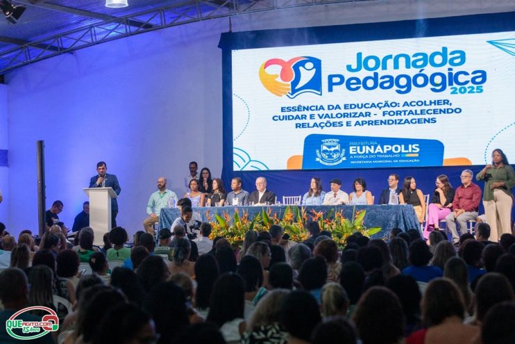 Abertura da Jornada Pedagógica reúne mais de mil e quinhentos profissionais da educação em Eunápolis 133