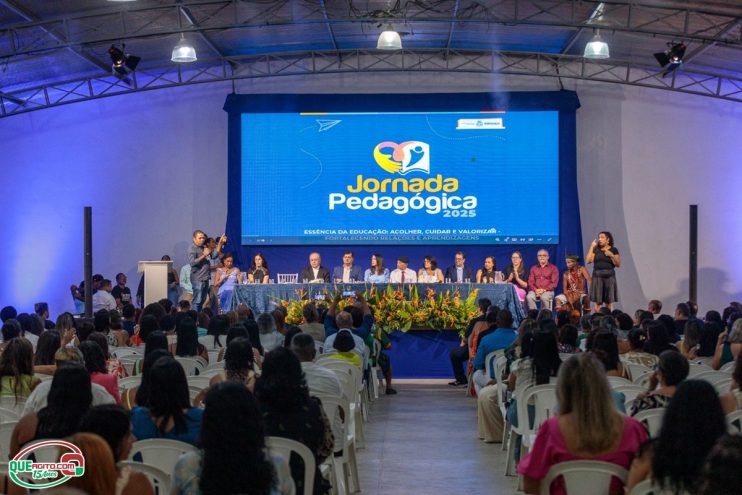 Abertura da Jornada Pedagógica reúne mais de mil e quinhentos profissionais da educação em Eunápolis 135