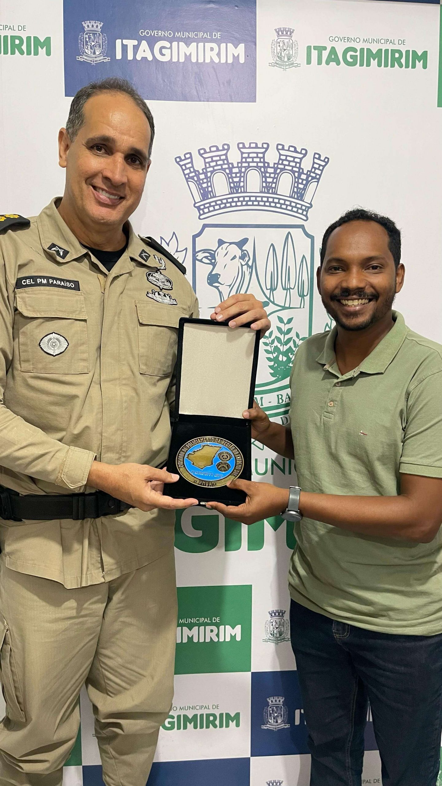 Com medalha comemorativa, Prefeito Luizinho é homenageado pelo Comando de Policiamento da Região Extremo Sul 6