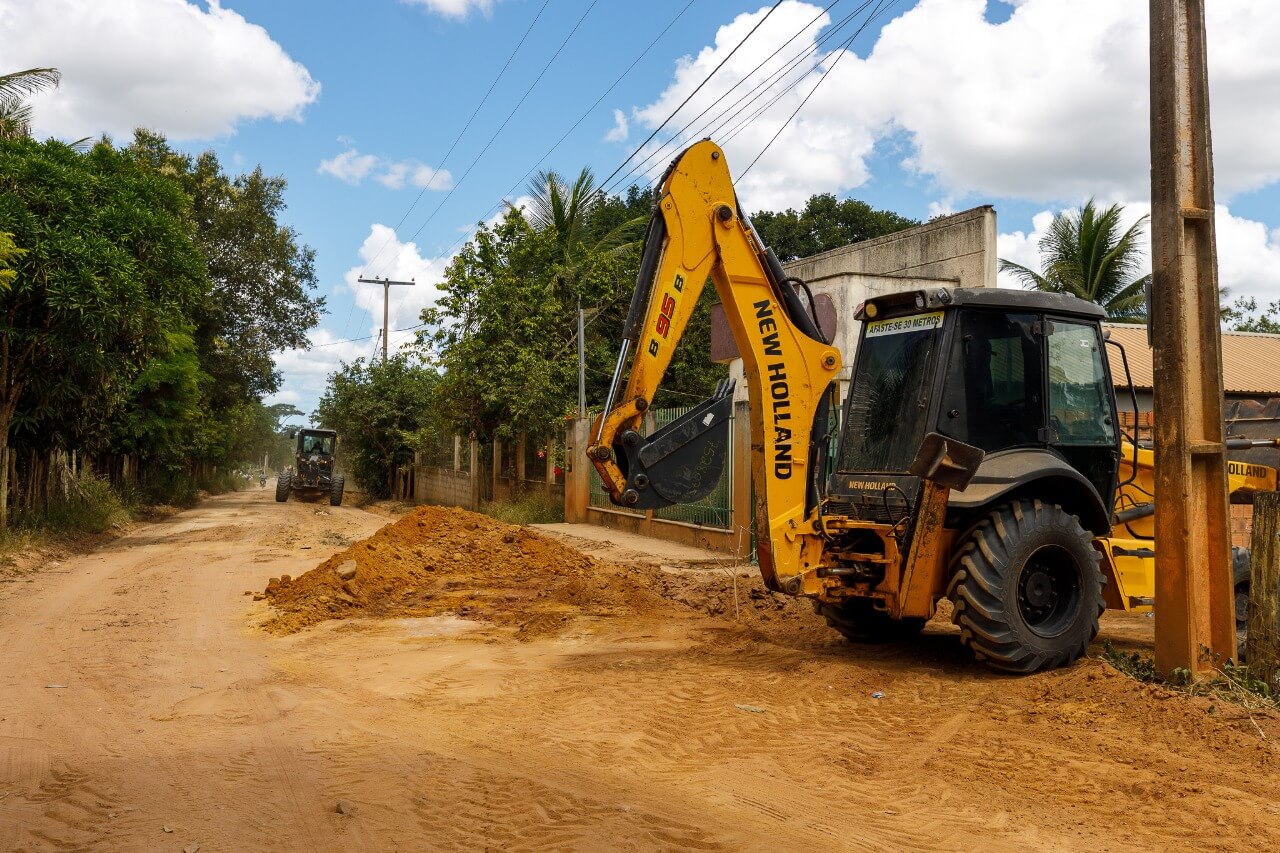 Prefeitura inicia recuperação das estradas da zona rural de Eunápolis 6