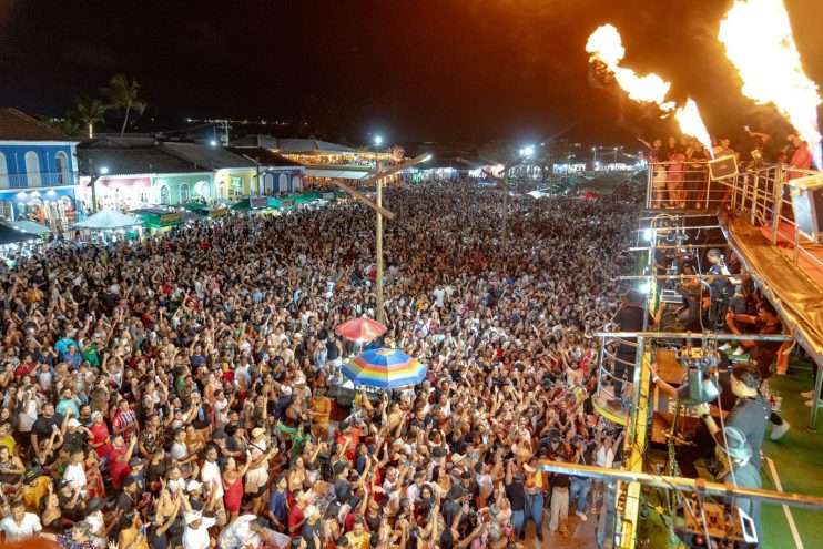 MULTIDÃO: Carnaval de Porto Seguro abre com Natanzinho e anuncia programação oficial de 2025 22