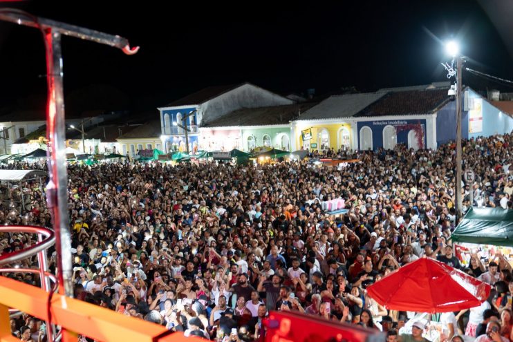 MULTIDÃO: Carnaval de Porto Seguro abre com Natanzinho e anuncia programação oficial de 2025 21