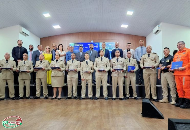 Câmara de Eunápolis celebra os 200 anos da PMBA em sessão especial 15