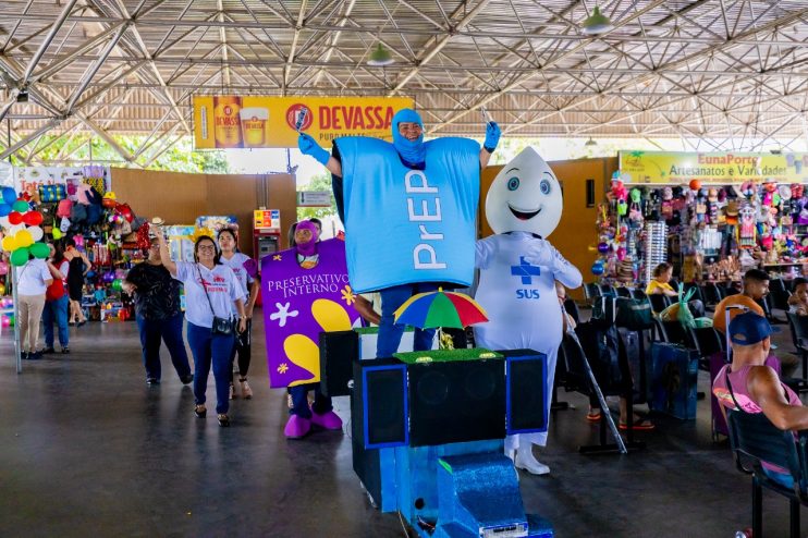 Carnaval Bem Me Quero: Ação da Saúde levou prevenção e conscientização ao Terminal Rodoviário de Eunápolis 13