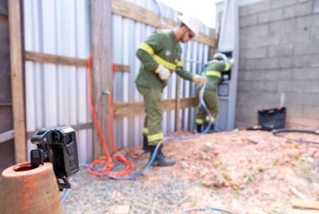 Ligações clandestinas de energia na Bahia poderiam abastecer 4 milhões de residências por um mês, aponta Neoenergia Coelba 9