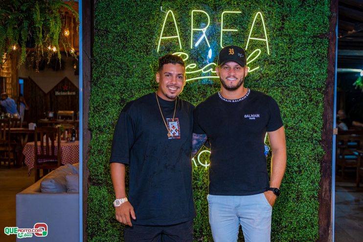 Baladinha All Black agita a noite de Porto Seguro na Cabana Área Beach 43