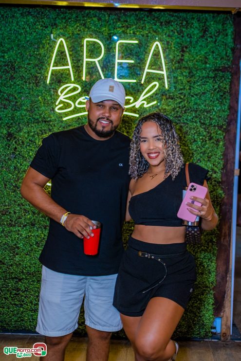 Baladinha All Black agita a noite de Porto Seguro na Cabana Área Beach 81