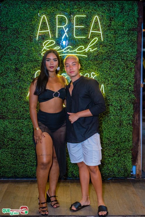 Baladinha All Black agita a noite de Porto Seguro na Cabana Área Beach 114