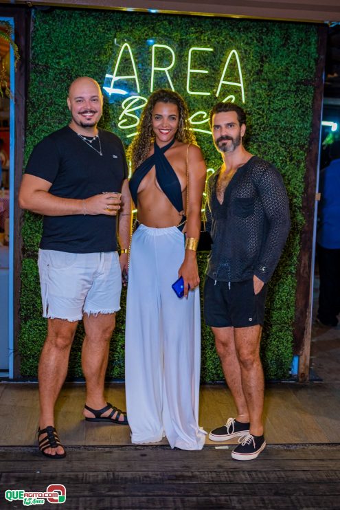 Baladinha All Black agita a noite de Porto Seguro na Cabana Área Beach 119