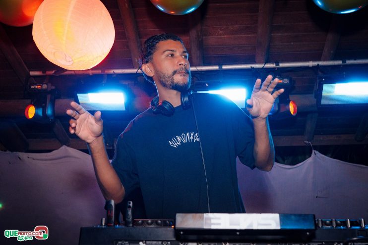 Baladinha All Black agita a noite de Porto Seguro na Cabana Área Beach 148